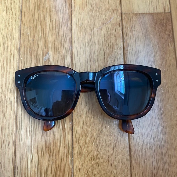 Ray Ban Mega Hawkeye Sunglasses